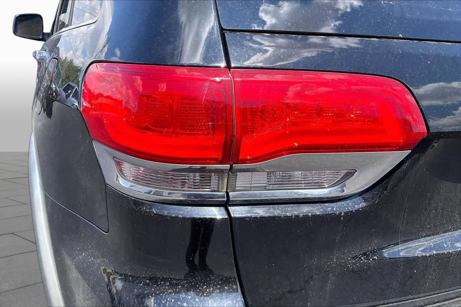 Used 2017 Jeep Grand Cherokee Limited RWD image 29
