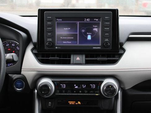 Used 2020 Toyota RAV4 XLE image 21