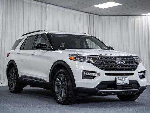Certified 2022 Ford Explorer XLT w/ Equipment Group 202A image 1
