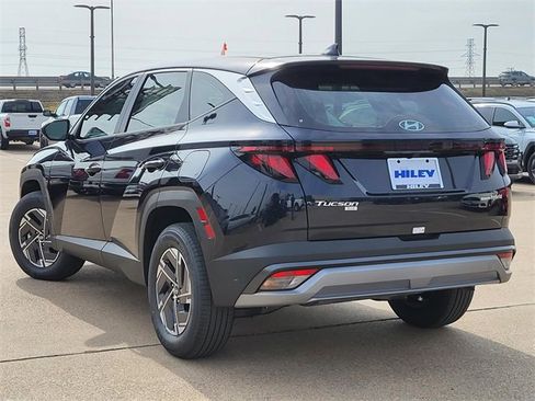 New 2026 Hyundai Tucson Blue SE image 3