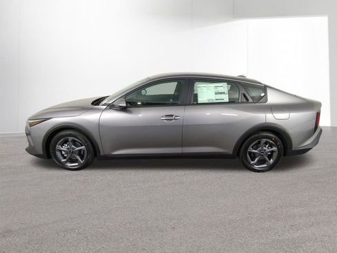 New 2025 Kia K4 LXS image 14