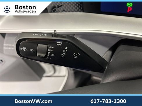 New 2025 Volkswagen Tiguan SE R-Line image 18