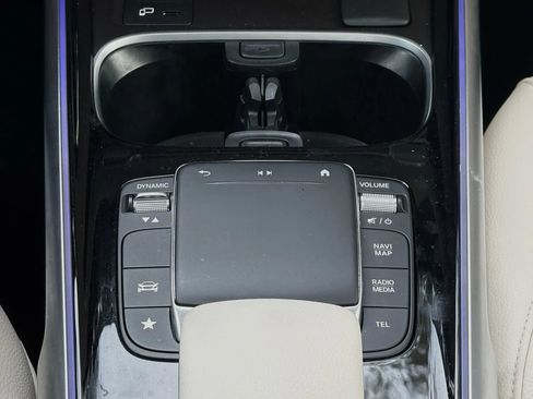 Used 2023 Mercedes-Benz GLB 250 image 15