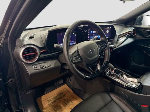 Used 2025 Chevrolet Trax RS w/ Sunroof Package image 10