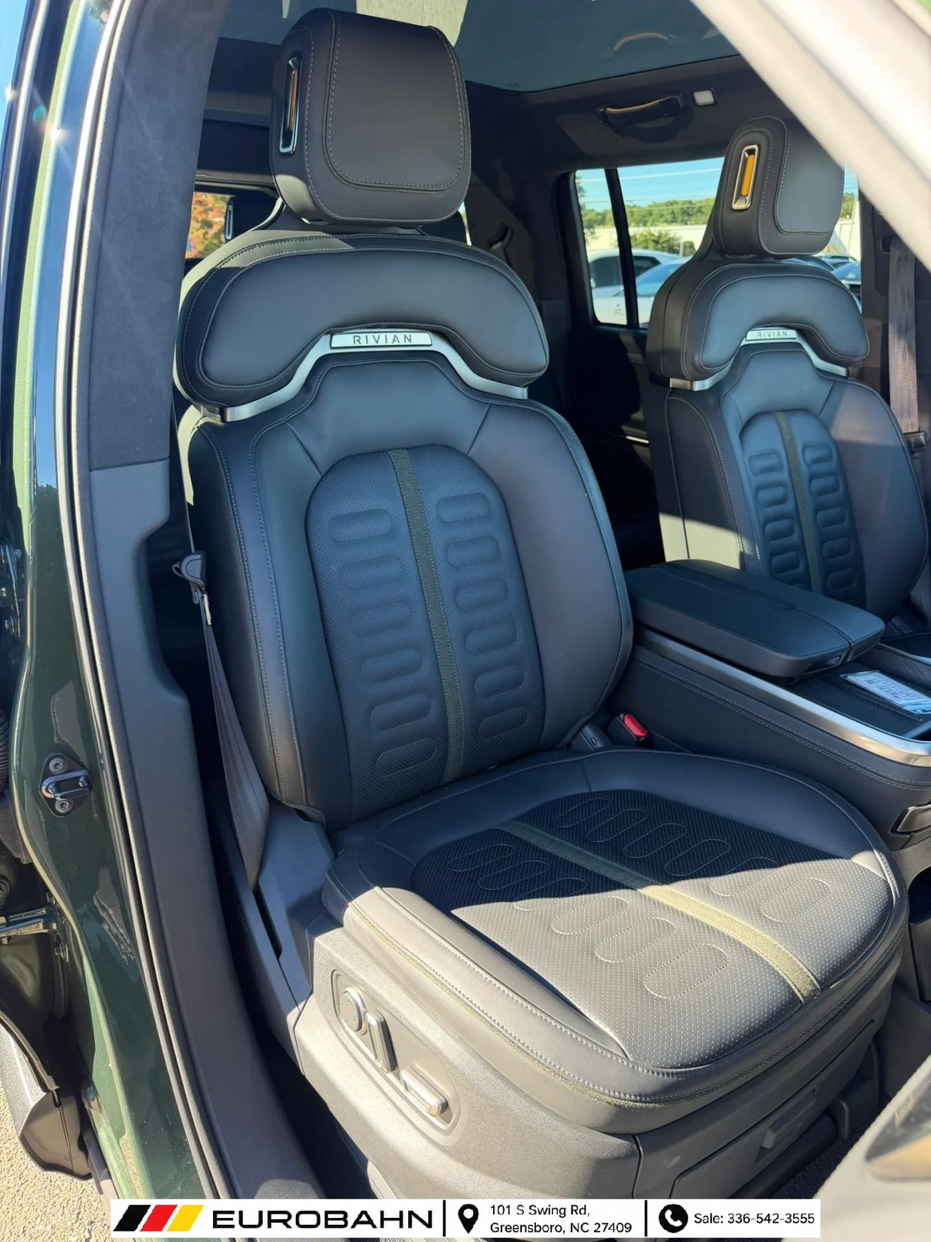 Used 2025 Rivian R1S Adventure Dual AWD/4WD image 15