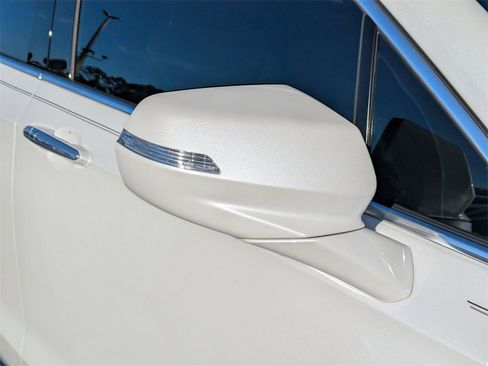 Used 2025 Cadillac XT6 Luxury image 11