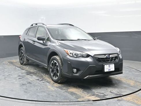Used 2021 Subaru Crosstrek 2.0i Premium w/ Moonroof Package image 2