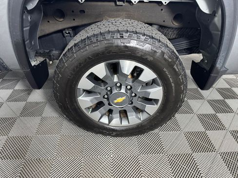 Used 2024 Chevrolet Silverado 2500 Custom AWD/4WD image 34