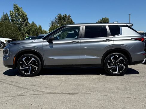 Used 2024 Mitsubishi Outlander SE FWD image 7