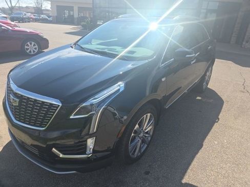 Used 2020 Cadillac XT5 Premium Luxury image 2