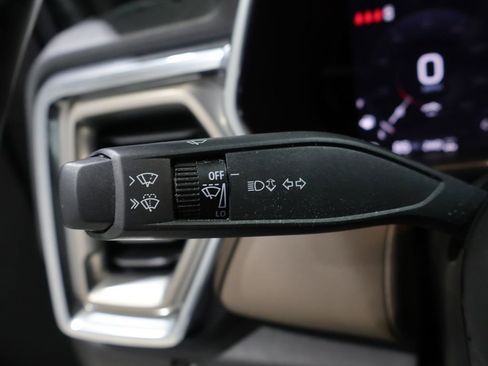 Used 2024 GMC Canyon Denali image 36