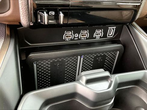 Used 2025 RAM 2500 Limited AWD/4WD image 30