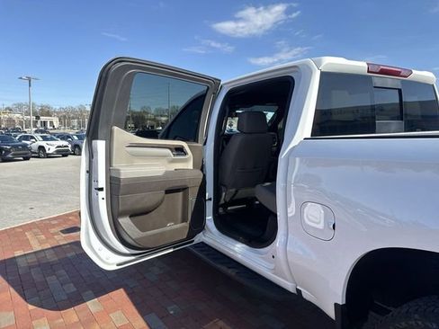 Used 2025 Chevrolet Silverado 1500 LT Trail Boss w/ Convenience Package II AWD/4WD image 27