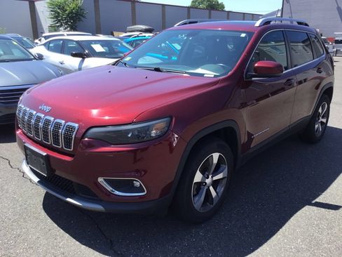 Used 2019 Jeep Cherokee Limited AWD/4WD image 3