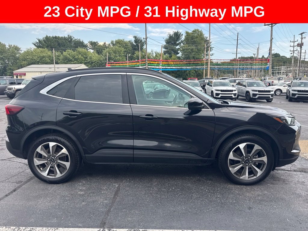 Used 2024 Ford Escape Platinum AWD/4WD image 1