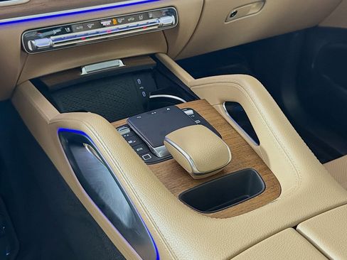 Certified 2025 Mercedes-Benz GLE 450e 4MATIC image 7
