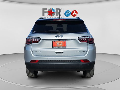 Used 2025 Jeep Compass Limited AWD/4WD image 4