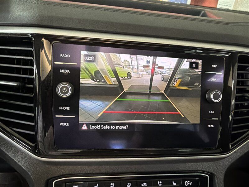 Used 2022 Volkswagen Atlas SEL Premium AWD/4WD image 15