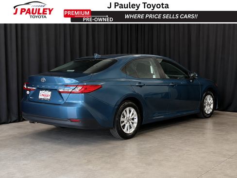 Used 2025 Toyota Camry LE FWD image 3