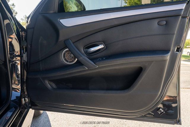 Used 2010 BMW M5 RWD image 31