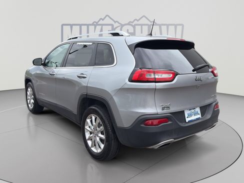 Used 2017 Jeep Cherokee Limited AWD/4WD image 7