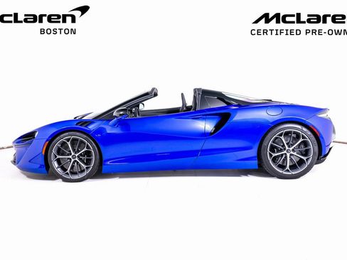 Used 2025 McLaren Artura Spider image 2