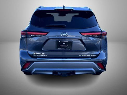 Used 2021 Toyota Highlander Platinum image 6