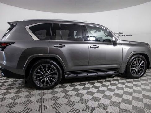 Used 2025 Lexus LX 600 F Sport image 5