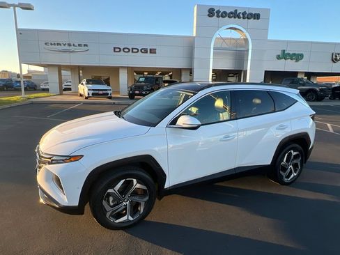 Used 2023 Hyundai Tucson Limited w/ Cargo Package AWD/4WD image 3