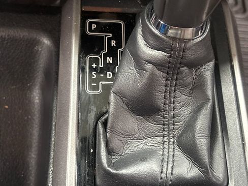 Used 2020 Toyota Tacoma Limited image 10