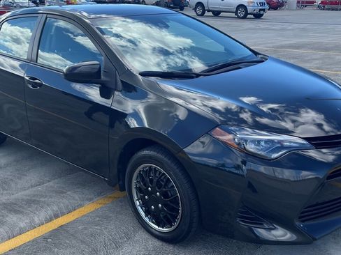 Used 2018 Toyota Corolla LE image 6