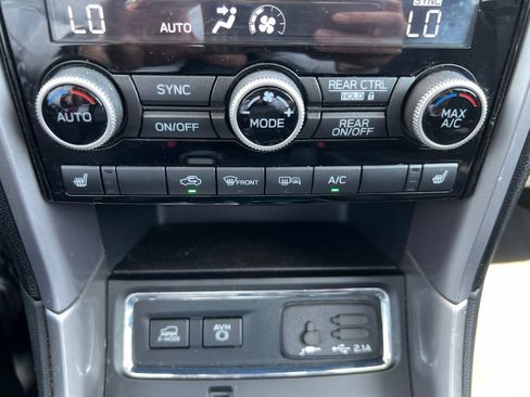 Used 2020 Subaru Ascent Premium AWD/4WD image 16