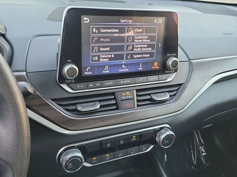 Used 2023 Nissan Altima 2.5 SV image 8