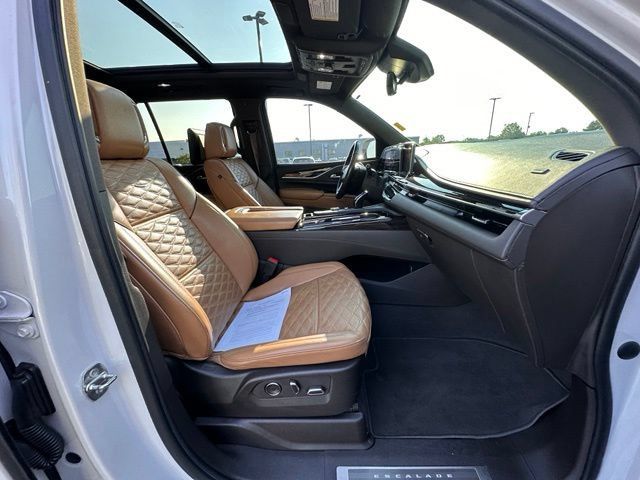 Used 2021 Cadillac Escalade Sport w/ Driver Assist Tech Package AWD/4WD image 31
