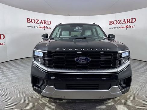 New 2025 Ford Expedition Max Platinum w/ Driver's Package image 2