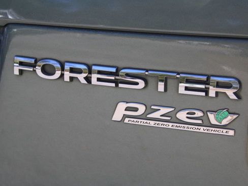 Used 2015 Subaru Forester 2.5i Premium image 14