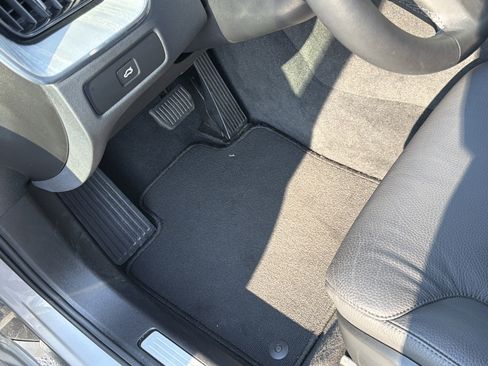 Certified 2025 Volvo XC60 B5 Plus w/ Climate Package image 17