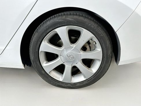 Used 2013 Hyundai Elantra Limited FWD image 11