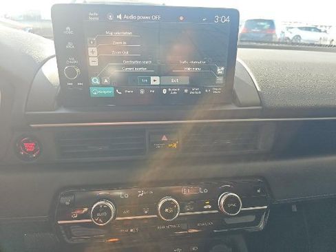 Used 2024 Honda Pilot Touring image 6