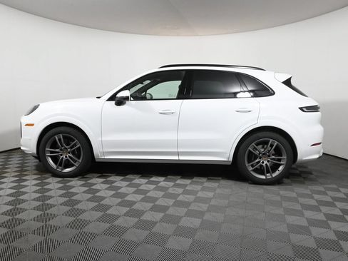 Used 2026 Porsche Cayenne AWD/4WD image 2