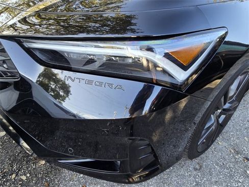Used 2023 Acura Integra A-Spec image 10