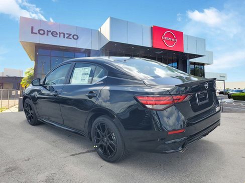 New 2025 Nissan Sentra SR w/ Midnight Edition image 6