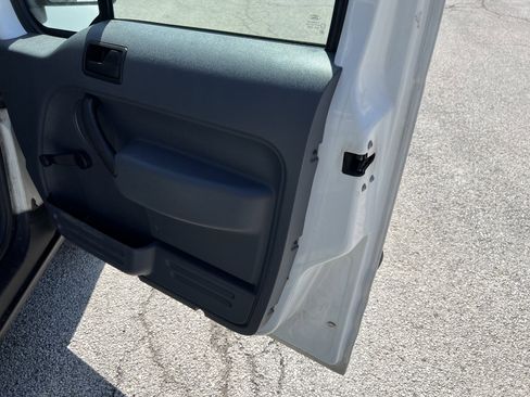 Used 2013 Ford Transit Connect XL image 29
