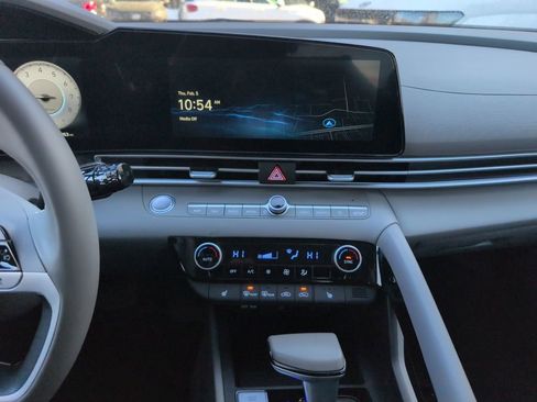 Certified 2025 Hyundai Elantra SEL image 20