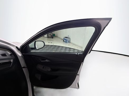 Used 2025 Buick Encore GX Preferred FWD image 31