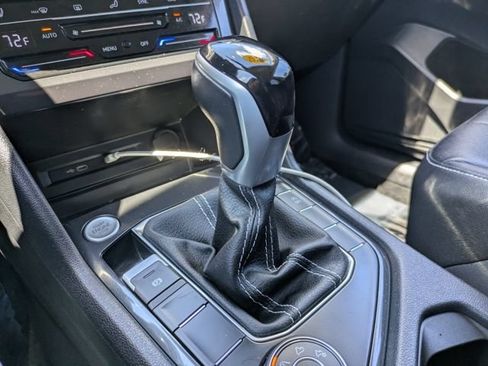 Used 2022 Volkswagen Tiguan SE AWD/4WD image 27
