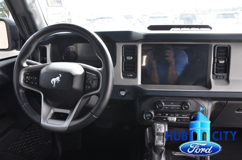Used 2024 Ford Bronco Outer Banks AWD/4WD image 19