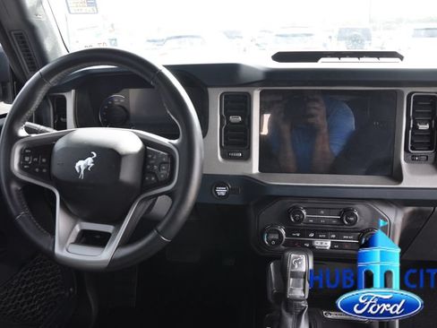 Used 2024 Ford Bronco Outer Banks AWD/4WD image 19