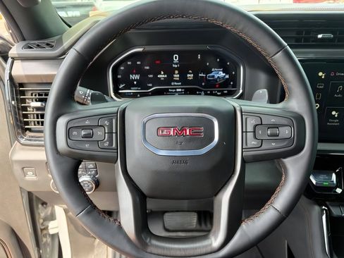 Used 2025 GMC Sierra 1500 AT4 w/ AT4 Premium Package AWD/4WD image 14