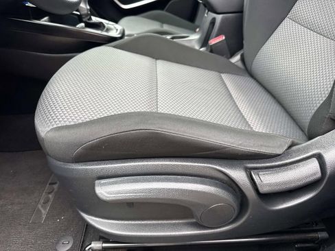 Used 2025 Kia Soul LX w/ LX Technology Package FWD image 18
